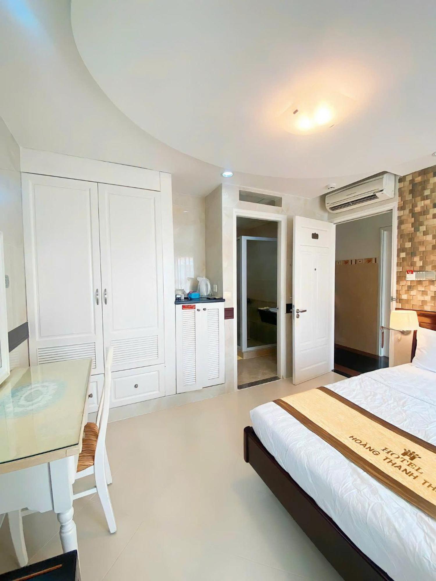 Hoang Thanh Thuy Airport Hotel 2 - Gan Am Thuc Dem Cho Hoang Hoa Tham Hô Chi Minh-Ville Extérieur photo